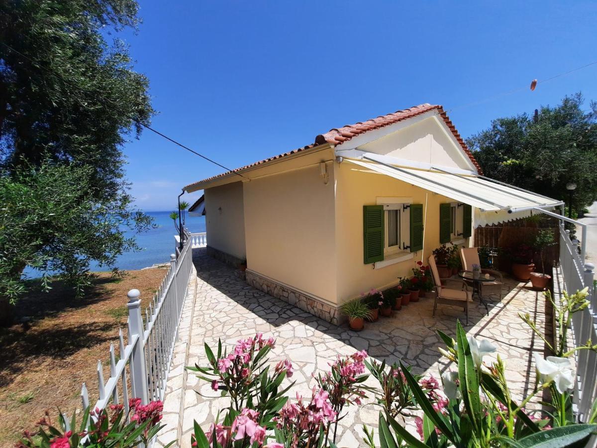 Blue Horizon  Villa Mpoukaris Buitenkant foto